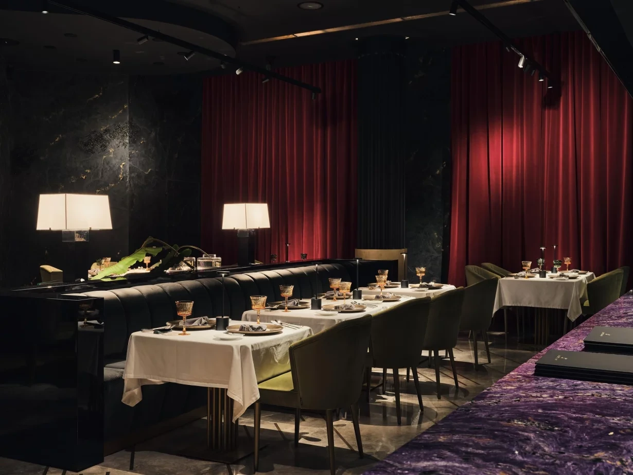 Bárpult és privát szalon casino étteremben